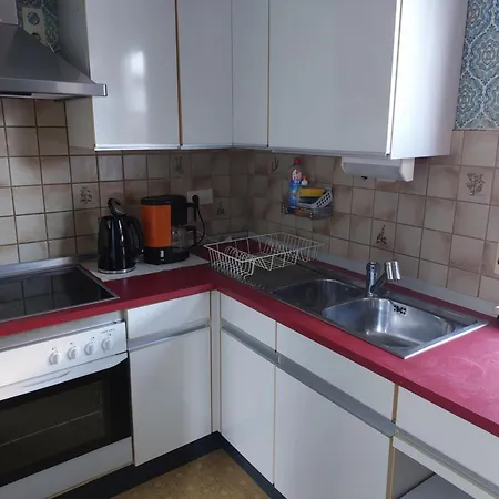 Gemuetliche 4-zimmer Mit Garten *