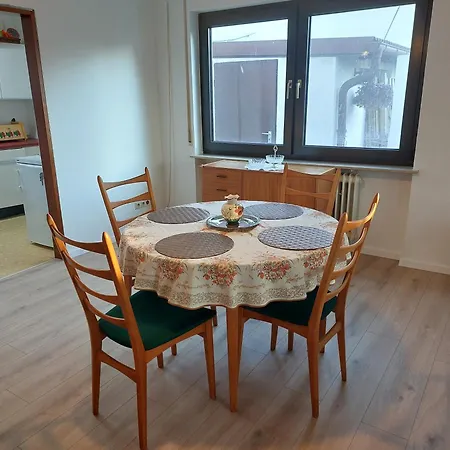 Dom wakacyjny Gemuetliche 4-zimmer Mit Garten *