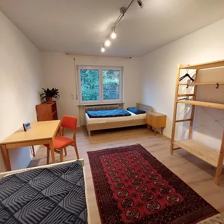 Gemuetliche 4-zimmer Mit Garten *