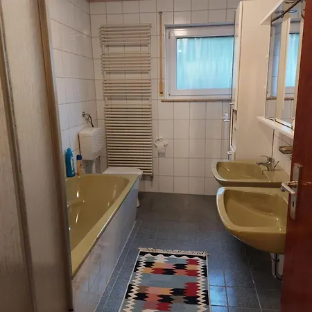 Gemuetliche 4-zimmer Mit Garten